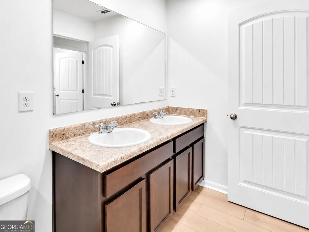 418 Lake Ridge LN Fairburn, GA 30213