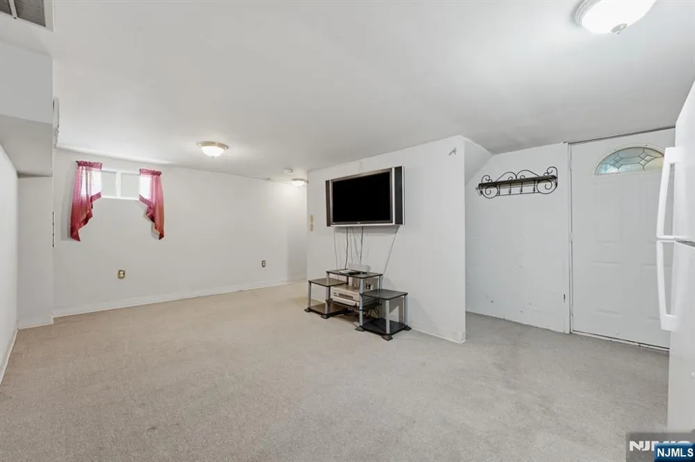 81 Sergeantsville Road Flemington, NJ 08822