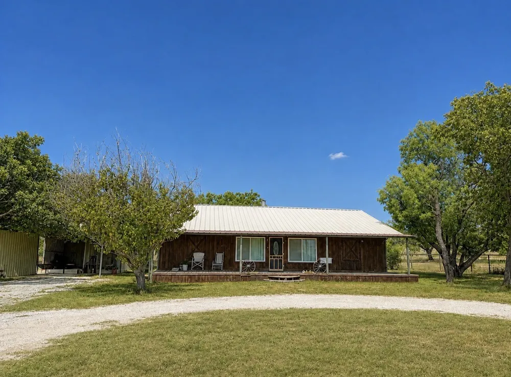 7710 US Highway 84 Lawn, TX 79530
