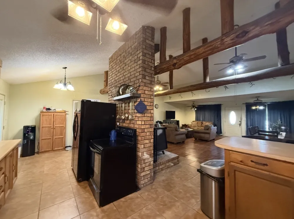 7710 US Highway 84 Lawn, TX 79530