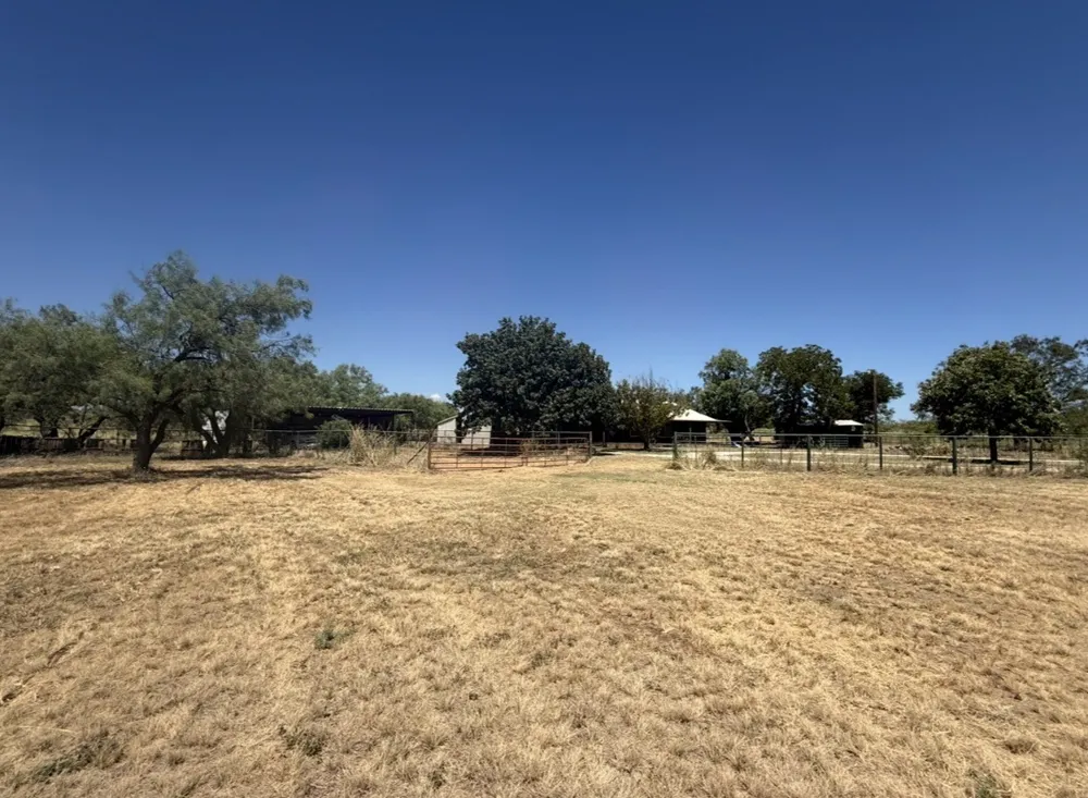 7710 US Highway 84 Lawn, TX 79530