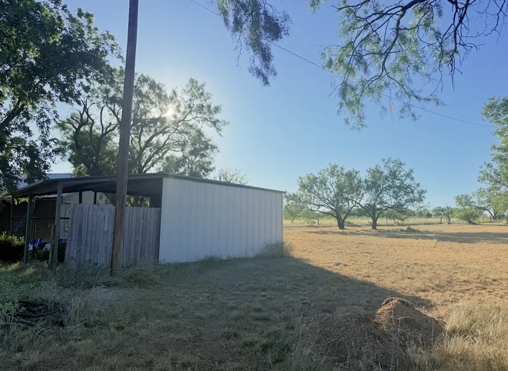 7710 US Highway 84 Lawn, TX 79530