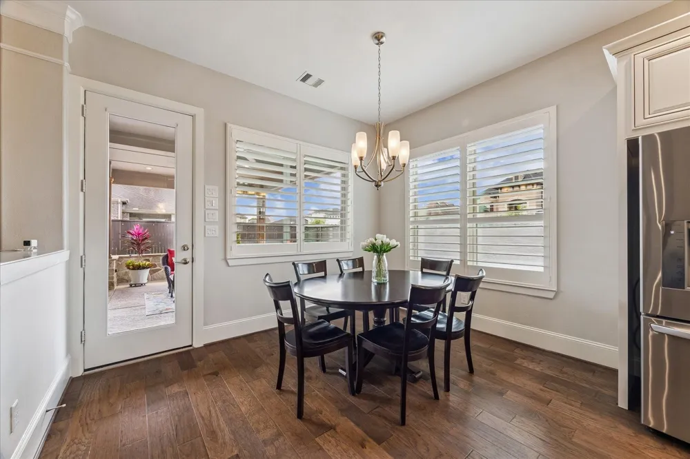 1819 Eagle Creek Drive Friendswood, TX 77546
