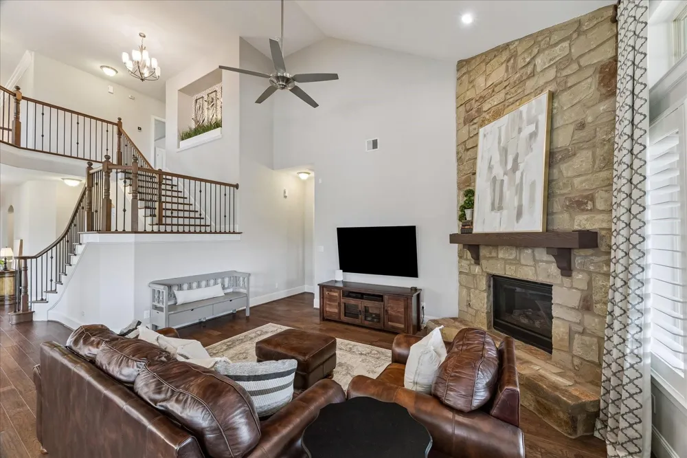 1819 Eagle Creek Drive Friendswood, TX 77546