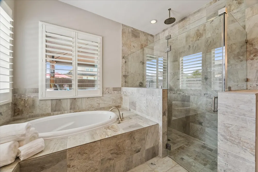 1819 Eagle Creek Drive Friendswood, TX 77546