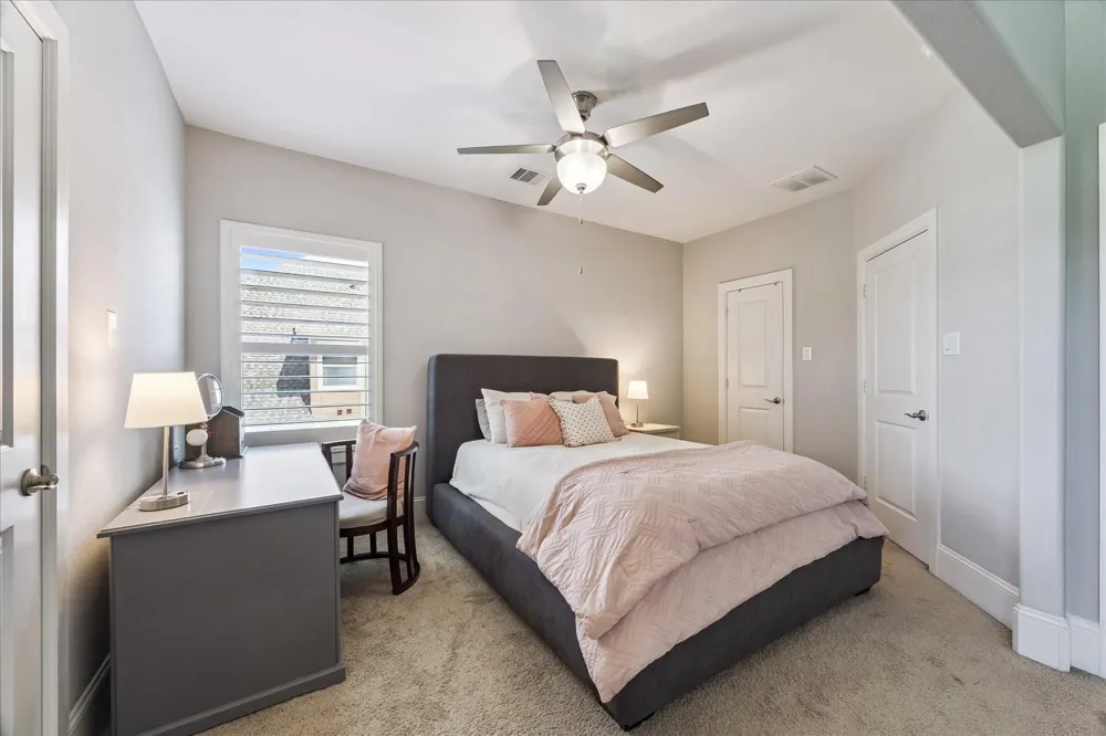 1819 Eagle Creek Drive Friendswood, TX 77546
