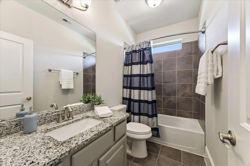 1819 Eagle Creek Drive Friendswood, TX 77546
