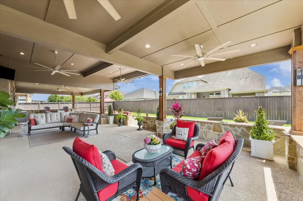 1819 Eagle Creek Drive Friendswood, TX 77546