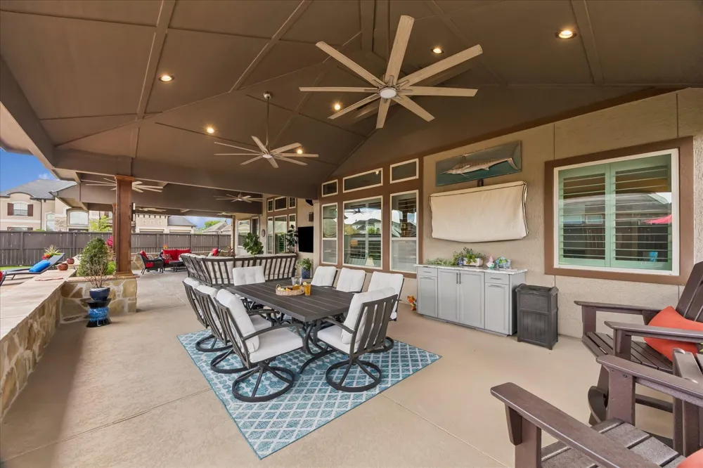 1819 Eagle Creek Drive Friendswood, TX 77546