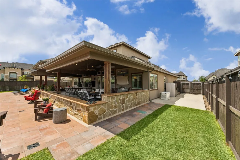 1819 Eagle Creek Drive Friendswood, TX 77546