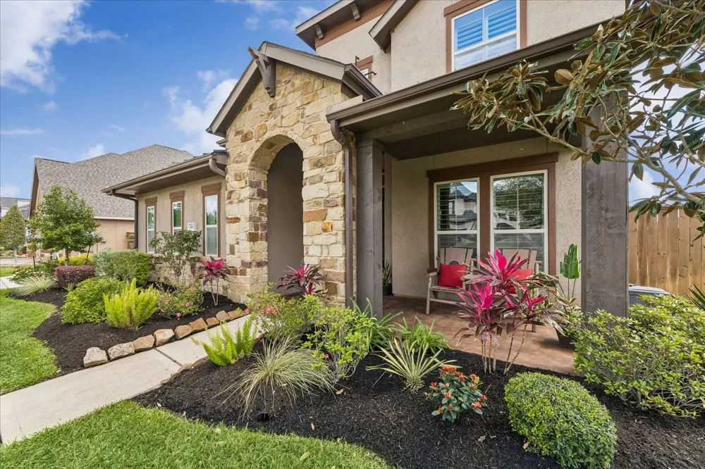 1819 Eagle Creek Drive Friendswood, TX 77546