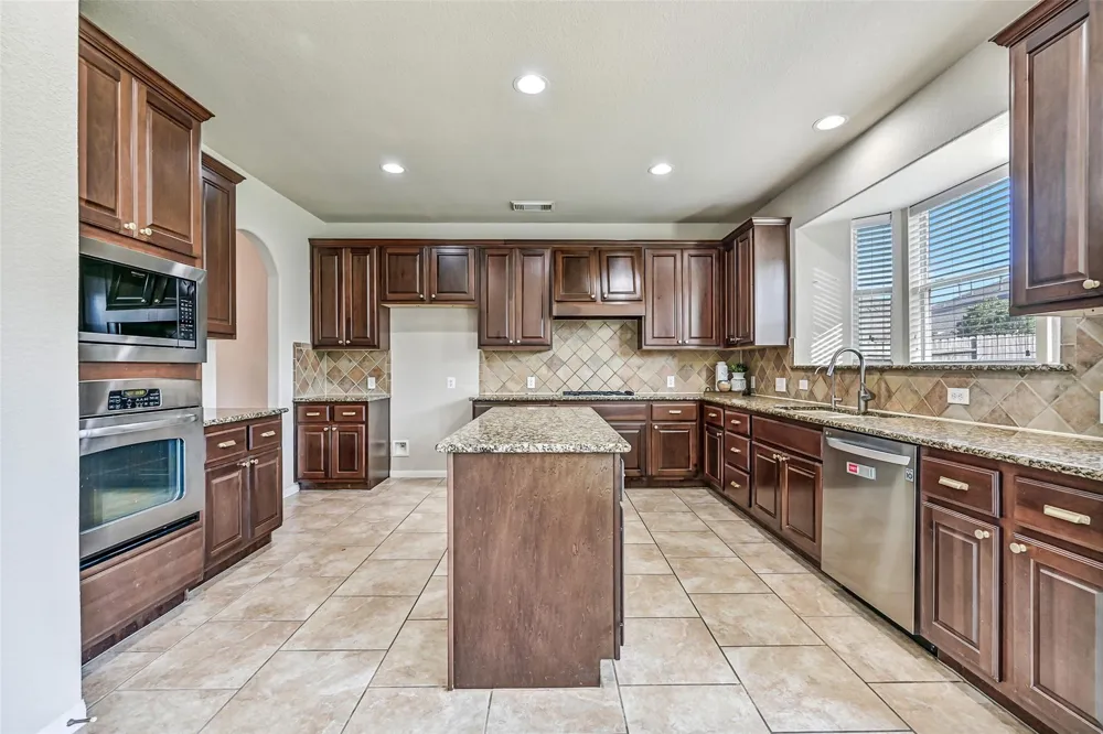 2508 Rockygate Lane Friendswood, TX 77546