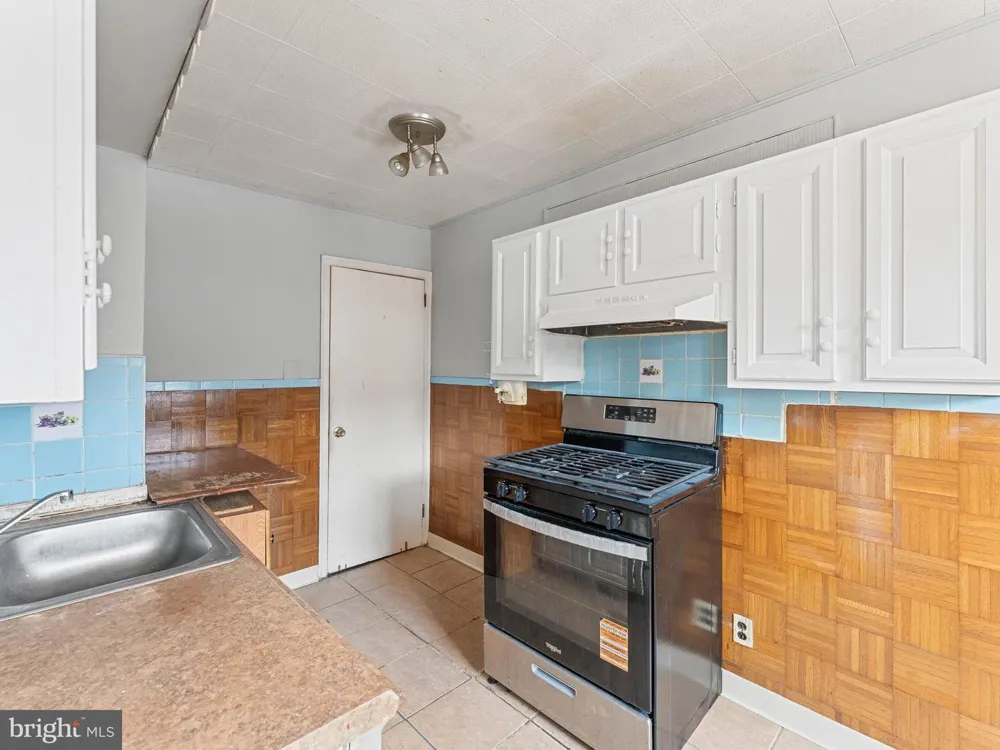 2742 ELBRIDGE STREET Philadelphia, PA 19149