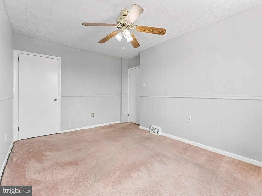 2742 ELBRIDGE STREET Philadelphia, PA 19149