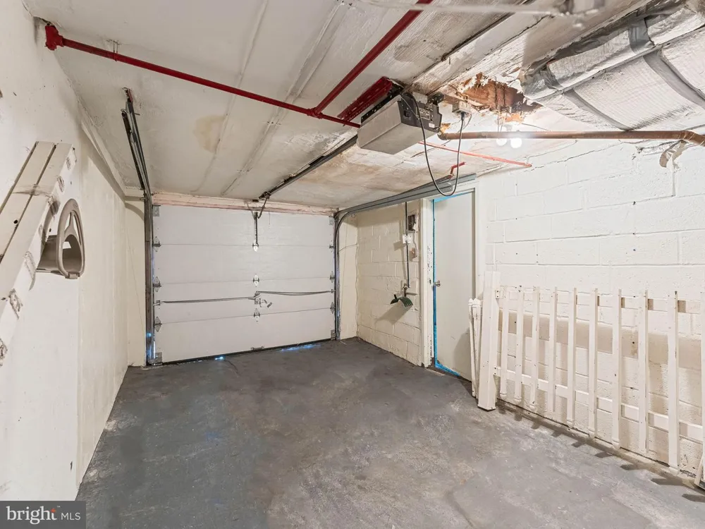 2742 ELBRIDGE STREET Philadelphia, PA 19149