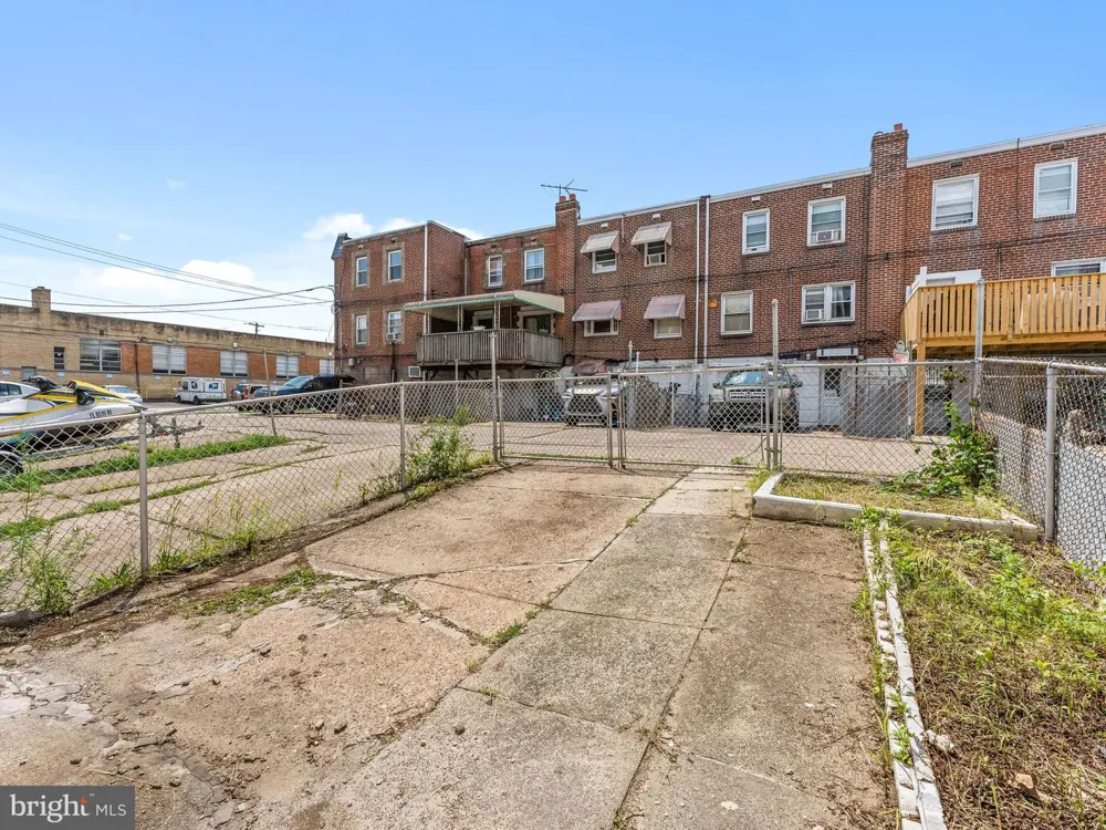 2742 ELBRIDGE STREET Philadelphia, PA 19149