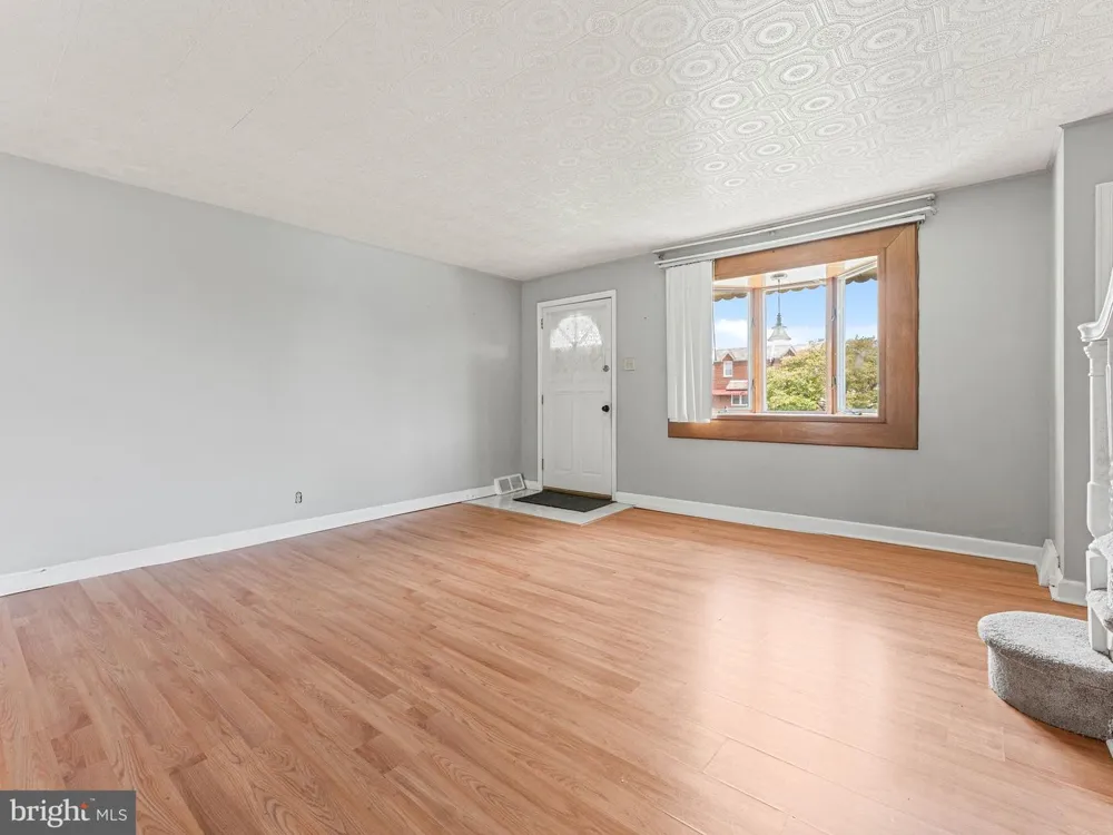 2742 ELBRIDGE STREET Philadelphia, PA 19149