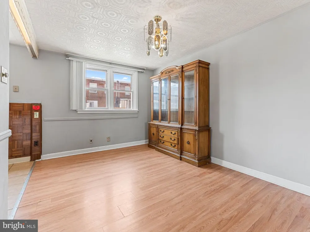 2742 ELBRIDGE STREET Philadelphia, PA 19149