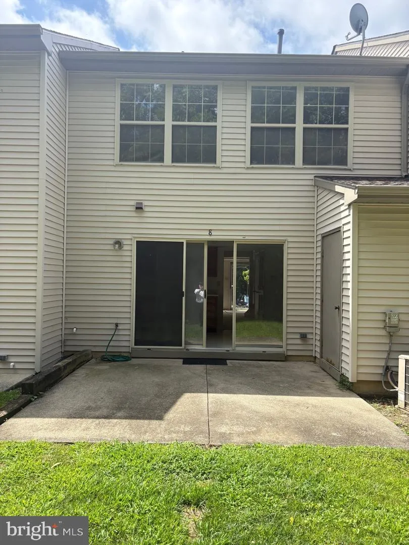 8 WOODBROOK DRIVE Mantua, NJ 08051