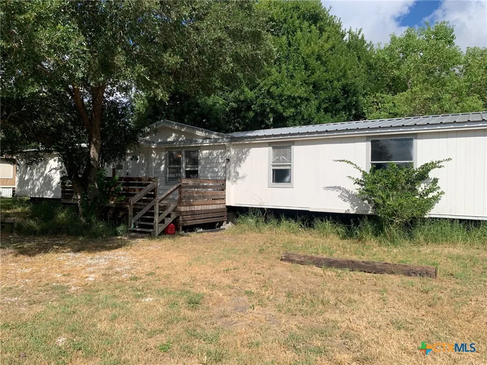 590 Lee Street Victoria, TX 77905