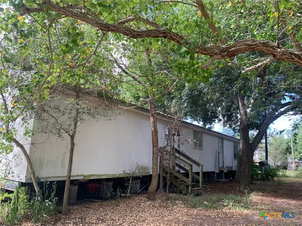 590 Lee Street Victoria, TX 77905