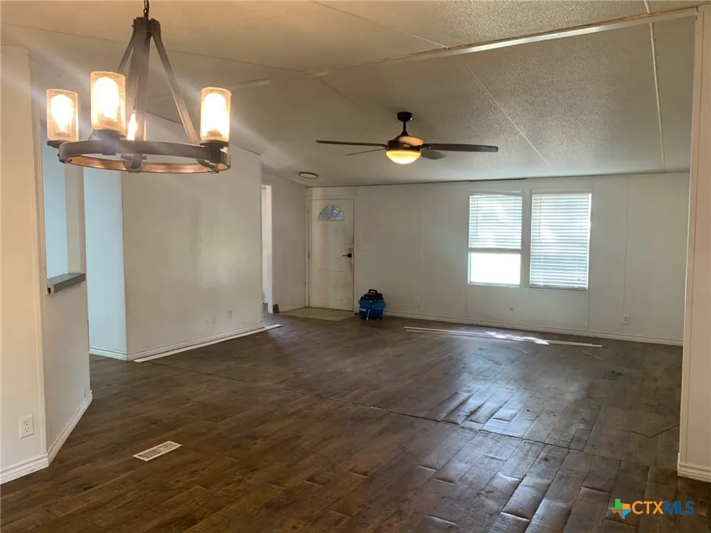 590 Lee Street Victoria, TX 77905