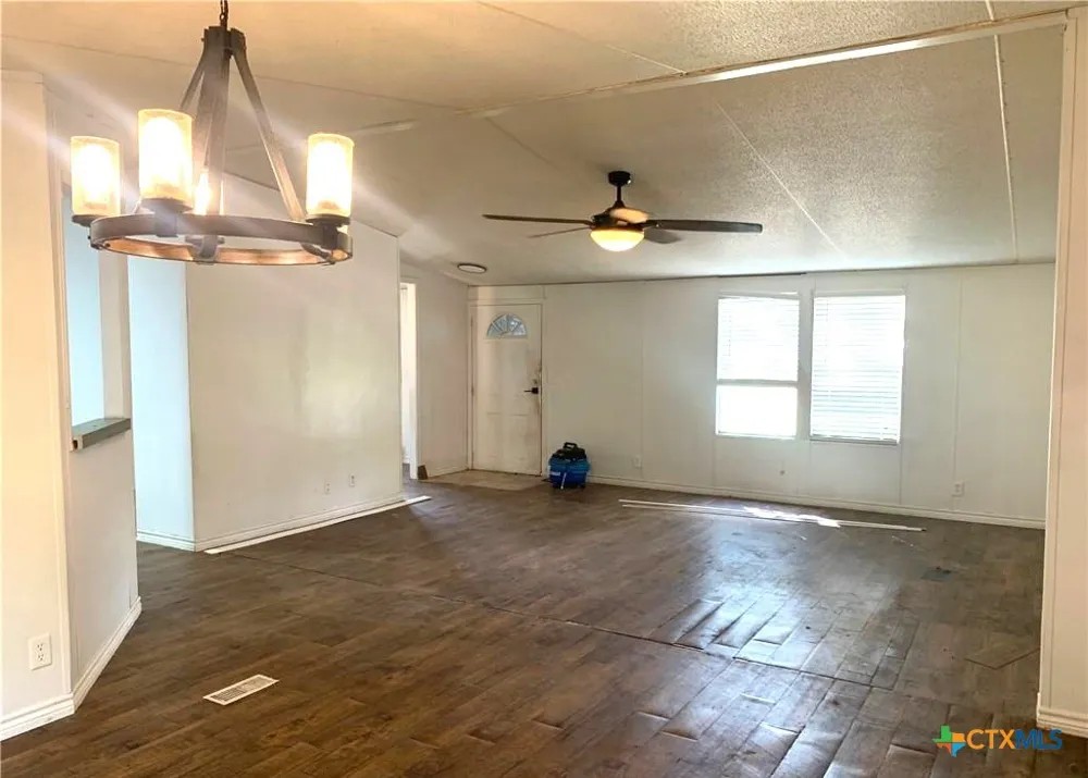 590 Lee Street Victoria, TX 77905