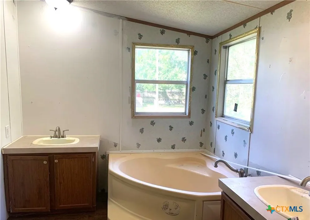 590 Lee Street Victoria, TX 77905