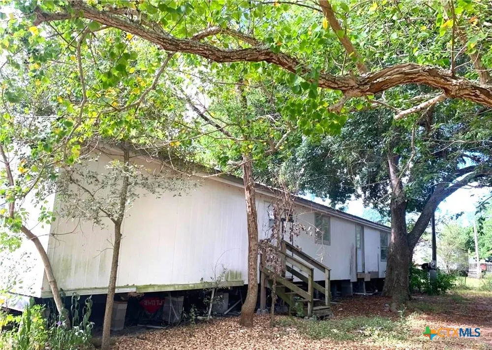 590 Lee Street Victoria, TX 77905