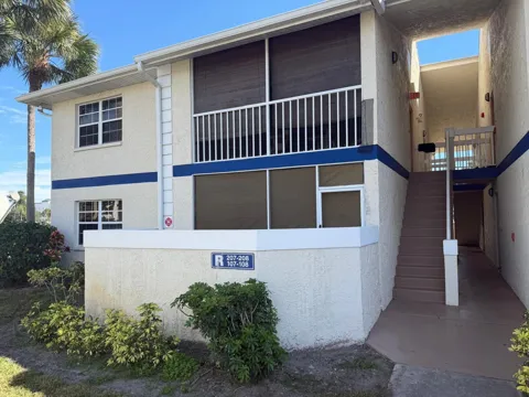 1531 SE Royal Green Circle #107