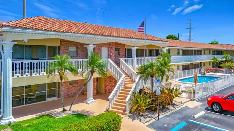 2121 NE 68th Street #109