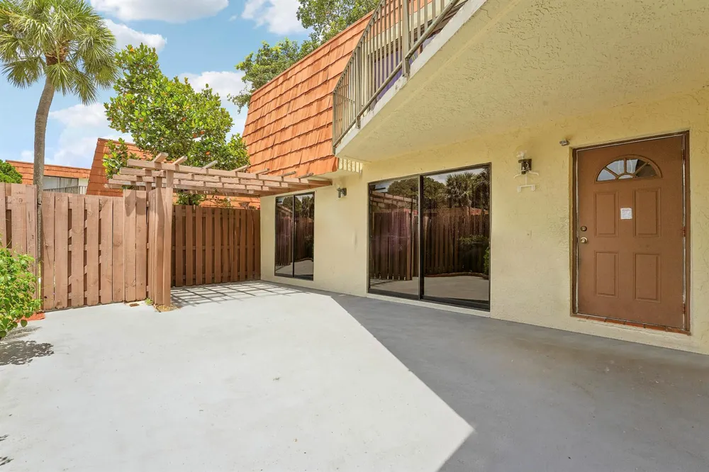 8389 Coral Circle North Lauderdale, FL 33068