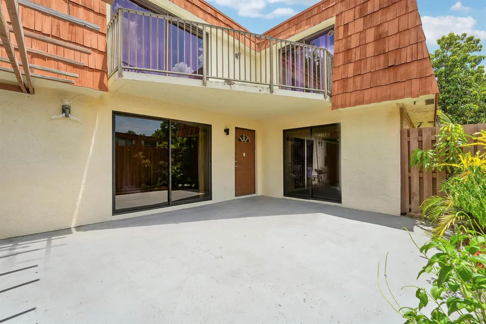 8389 Coral Circle North Lauderdale, FL 33068