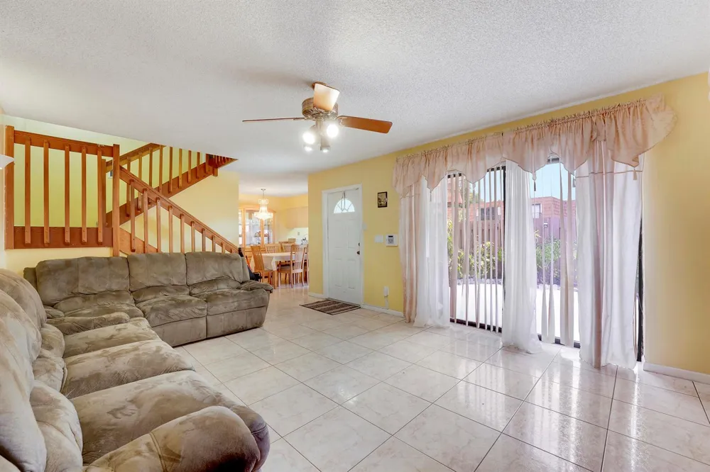 8389 Coral Circle North Lauderdale, FL 33068