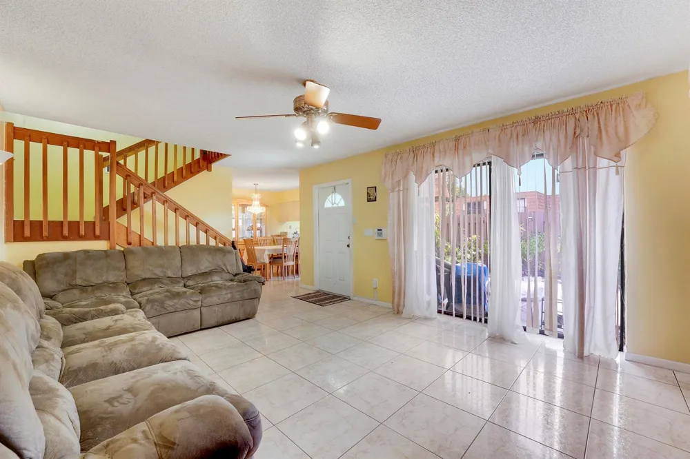 8389 Coral Circle North Lauderdale, FL 33068