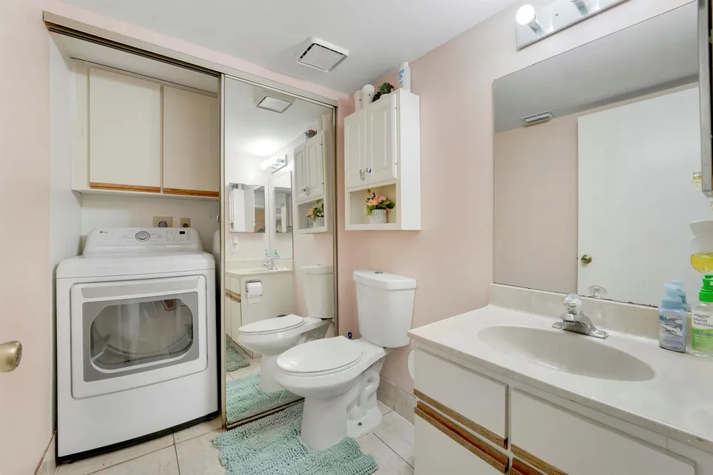 8389 Coral Circle North Lauderdale, FL 33068