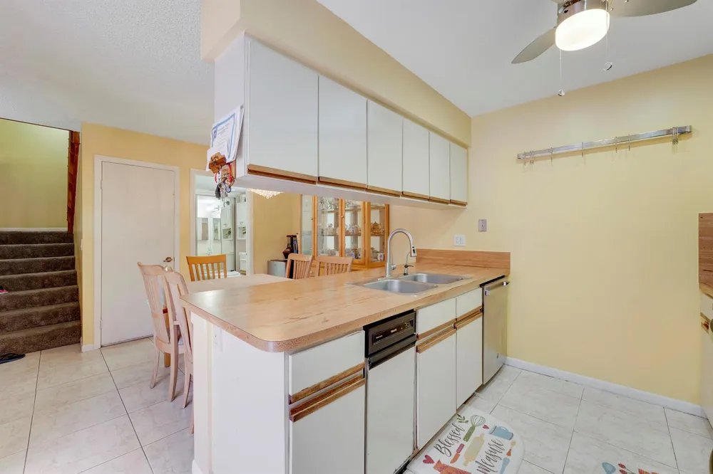 8389 Coral Circle North Lauderdale, FL 33068