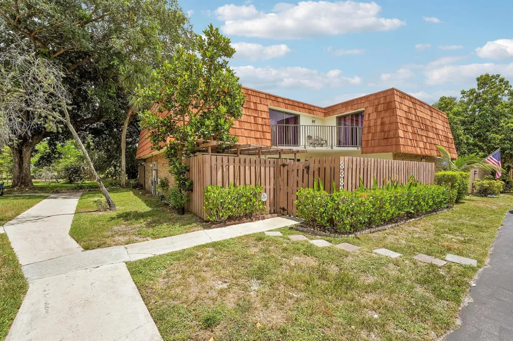 8389 Coral Circle North Lauderdale, FL 33068