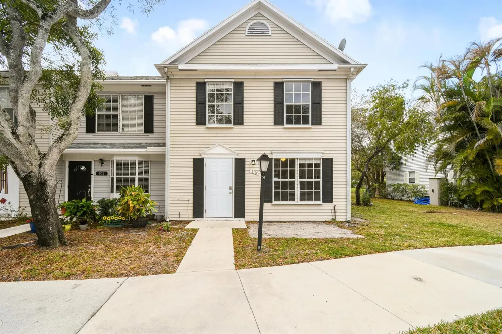 110 OLD ENGLISH COURT Jupiter, FL 33458