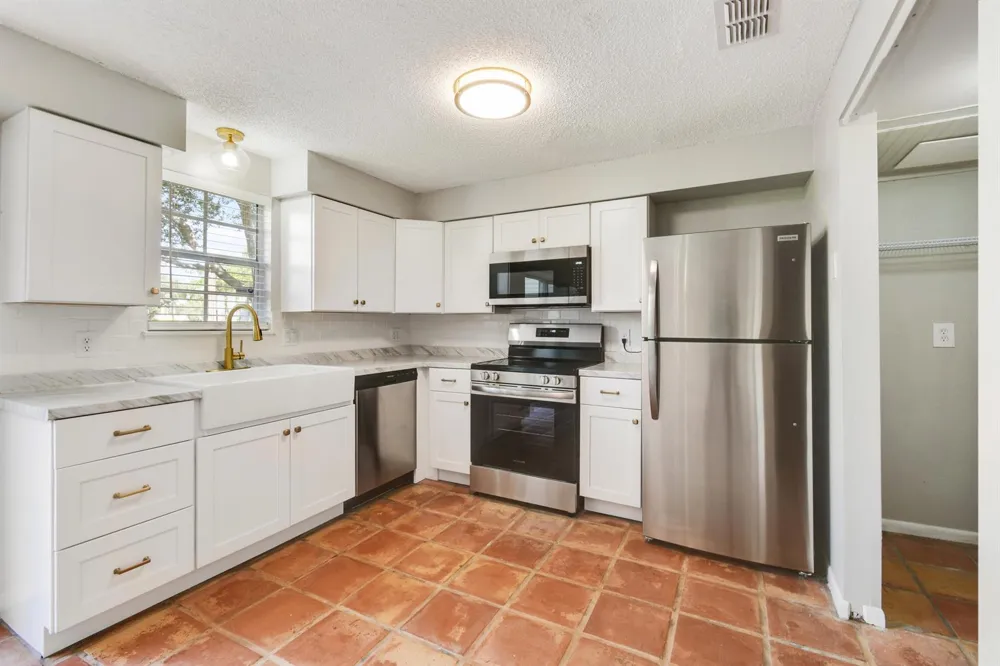 110 OLD ENGLISH COURT Jupiter, FL 33458