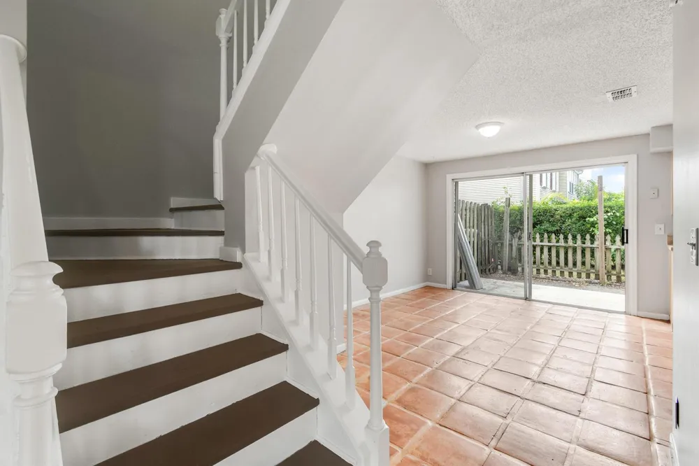 110 OLD ENGLISH COURT Jupiter, FL 33458
