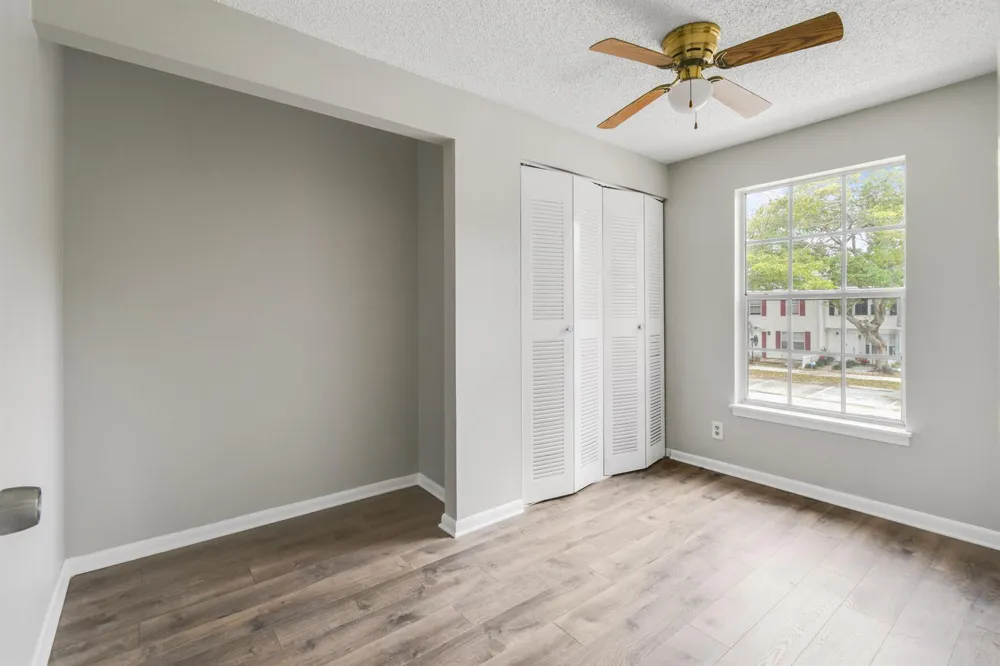 110 OLD ENGLISH COURT Jupiter, FL 33458
