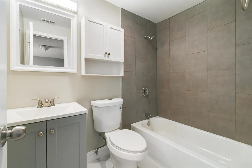 110 OLD ENGLISH COURT Jupiter, FL 33458