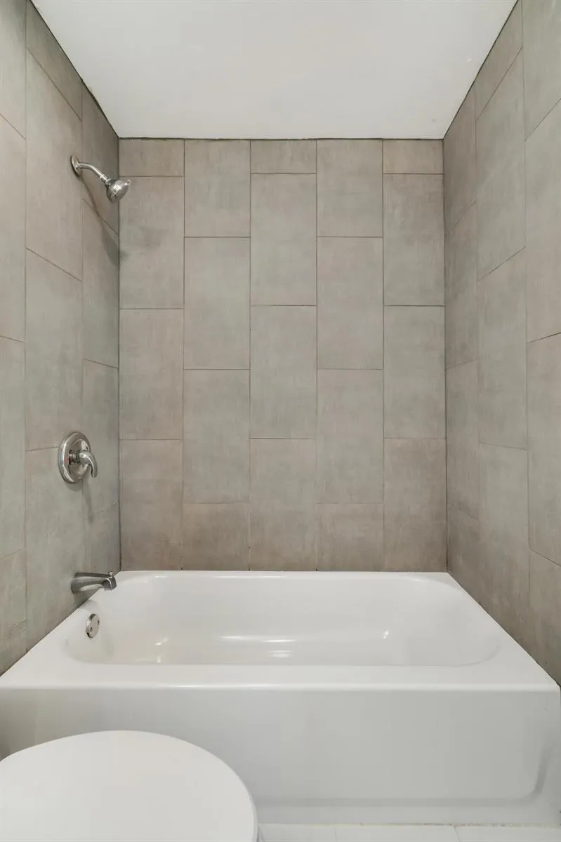 110 OLD ENGLISH COURT Jupiter, FL 33458