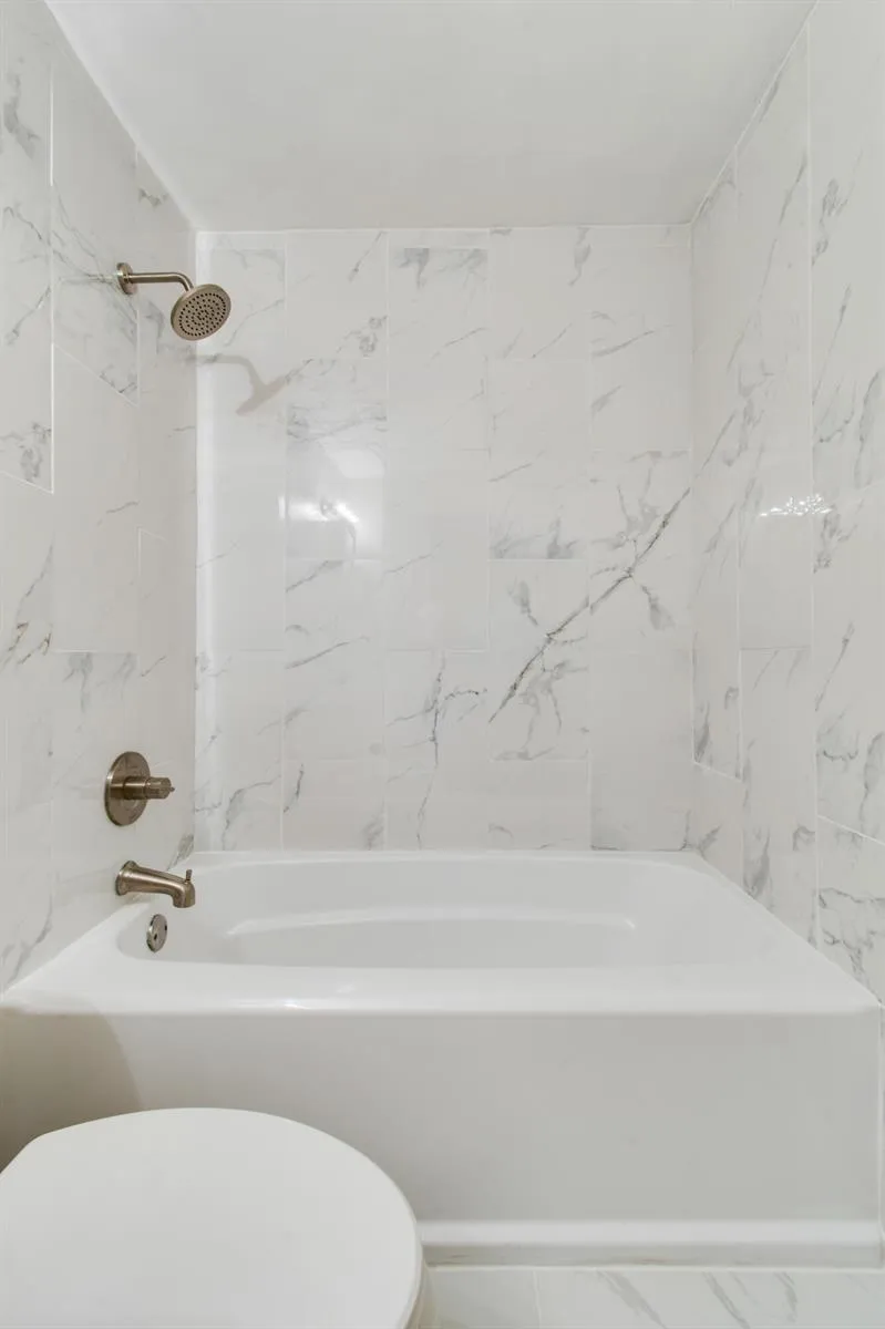 110 OLD ENGLISH COURT Jupiter, FL 33458