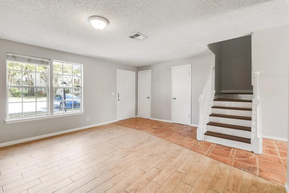 110 OLD ENGLISH COURT Jupiter, FL 33458