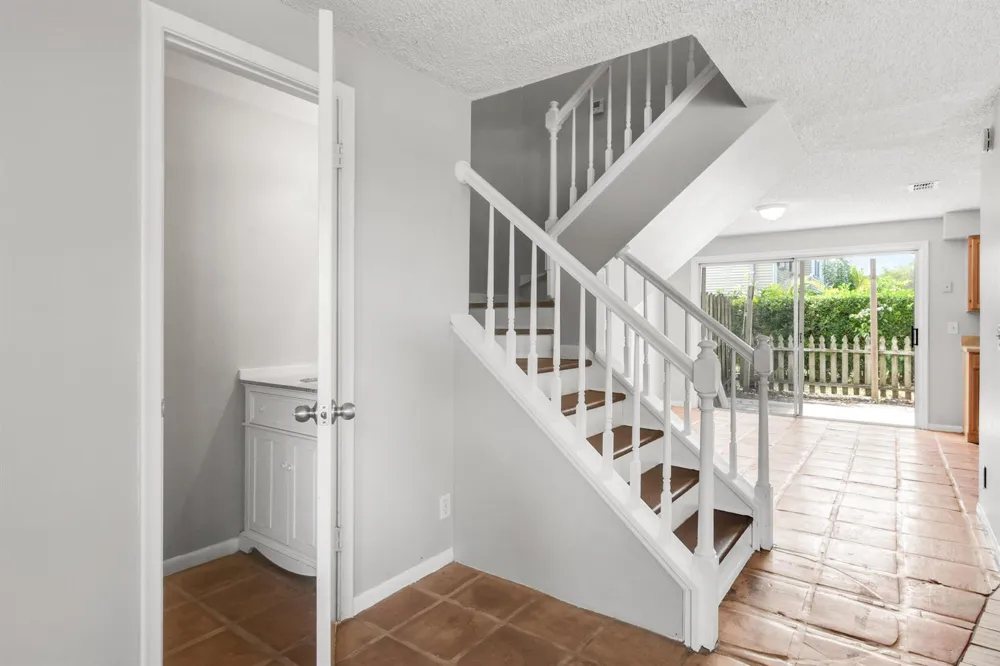 110 OLD ENGLISH COURT Jupiter, FL 33458
