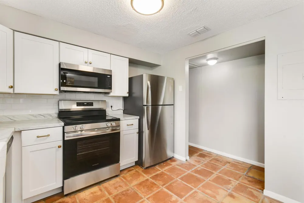 110 OLD ENGLISH COURT Jupiter, FL 33458