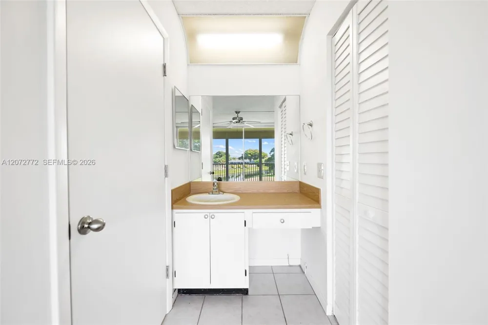 6890 Royal Palm Blvd #211H Margate, FL 33063