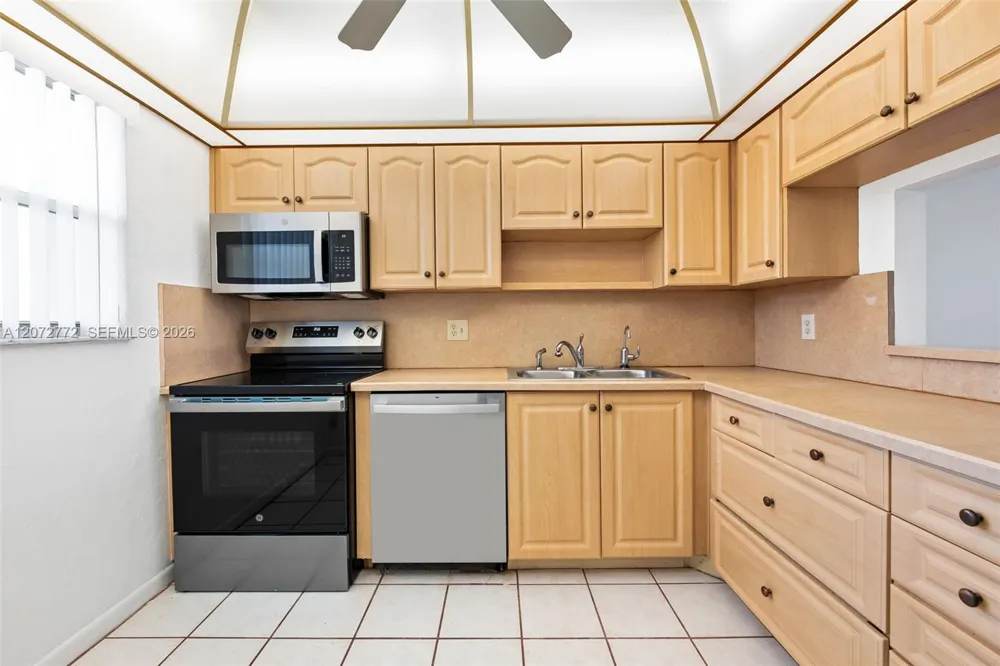 6890 Royal Palm Blvd #211H Margate, FL 33063